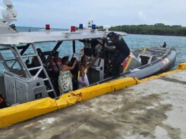 La armada de colombia apoyó evacuación médica de un turista en cayo acuario