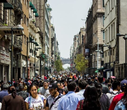 Empleo en México alcanza máximo histórico en octubre