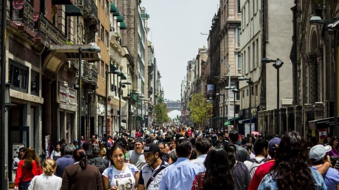 Empleo en México alcanza máximo histórico en octubre