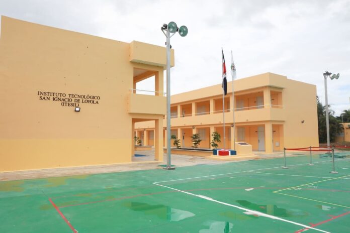 Inaugurado nuevo Instituto Tecnológico San Ignacio Loyola, en Dajabón, República Dominicana